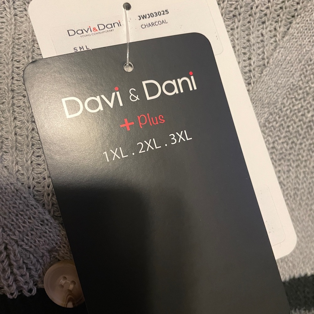 NEW Davi and Dani Plus Gray Black Striped Knit Cardigan Sweater Size 1X Casual - Picture 7 of 7
